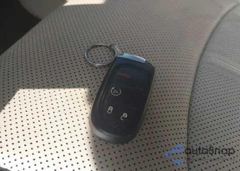 2018 Ram 1500 Laramie 4X4 5'7 Box z USA, uszkodzony, nr VIN 1C6RR7NM3JS252825